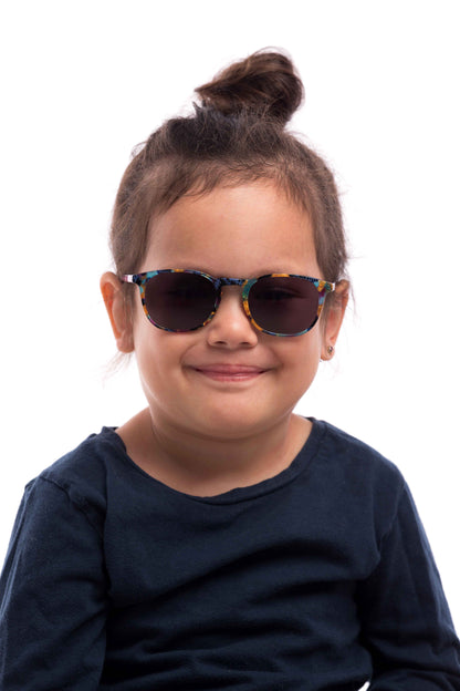 Boy Wearing Elsa Kids Sunglasses Prescription (Grey)